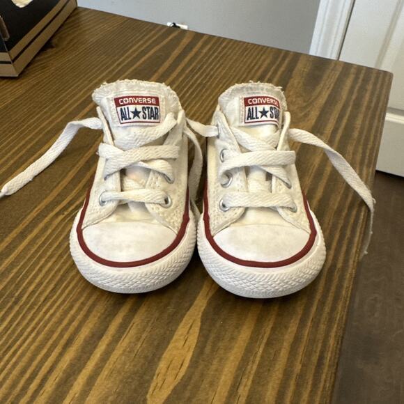 Conver All Star Chuck Taylor Low Size 5 White Red Black Infant - Picture 1 of 4
